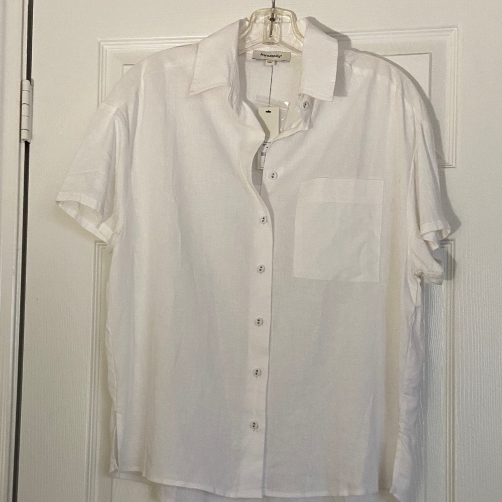 Francesca's Collections White Casual Button Down Shirt